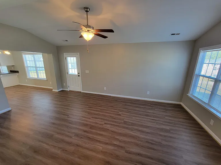 1949 Sapphire Rd — Photo 3