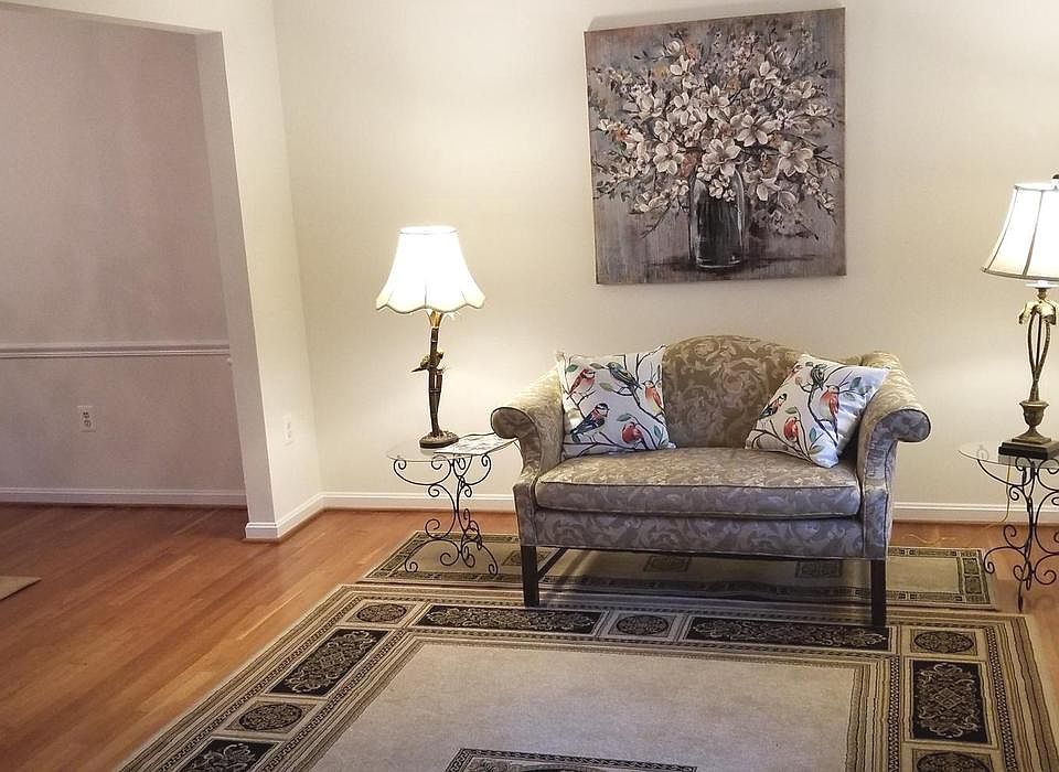 1st image of 11703 Lariat Ln