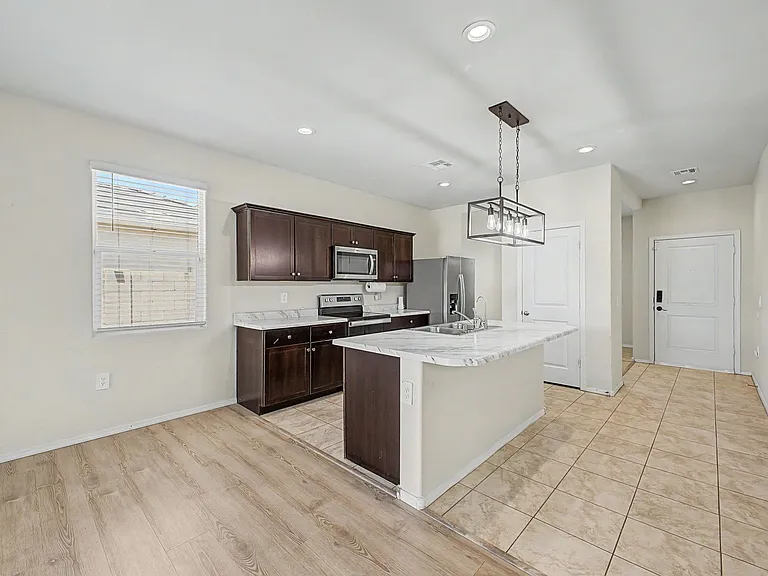 24654 N Corn St — Photo 10
