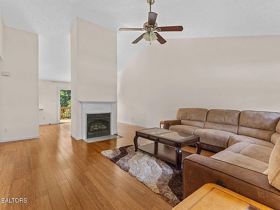 5th image of 742 Colony Village Way