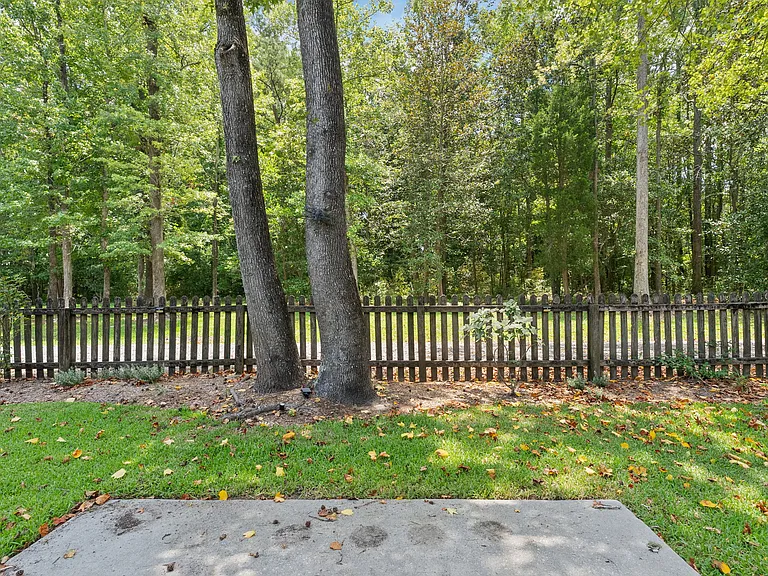 669 Fair Spring Dr — Photo 39