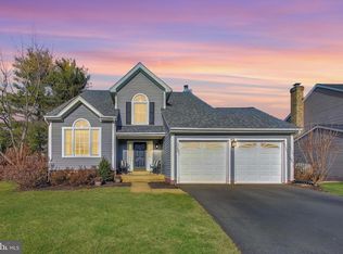 13252 Stone Heather Dr, Herndon, VA 20171