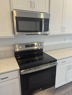 5th image of 671 SE Lake Falls St