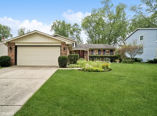 233 Downing Rd, Buffalo Grove, IL 60089
