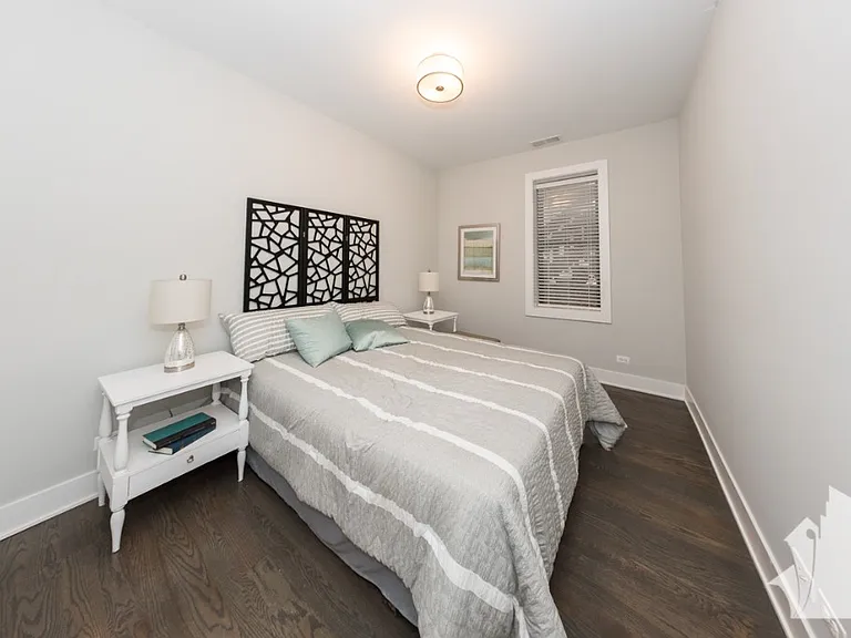 2630 N Rockwell St #2 — Photo 6