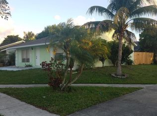 6116 Oak Royal Dr, Lake Worth, FL 33463