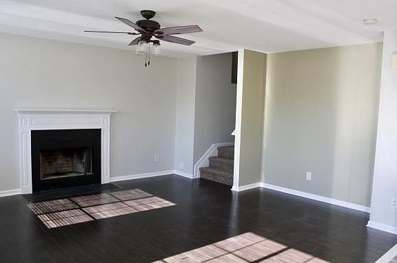 5th image of 734 Brampton Dr