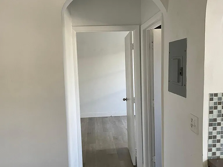 7149 Bay Dr #10 — Photo 4