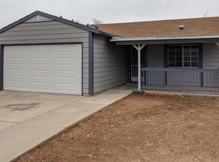 1524 Comstock Dr, Yreka, CA 96097