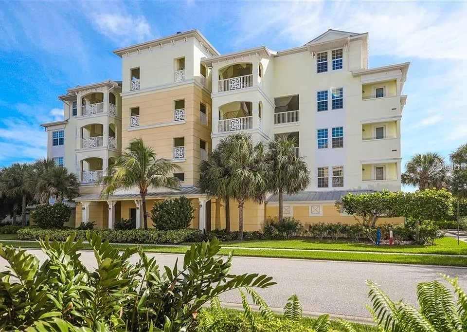 8561 Amberjack Cir #301