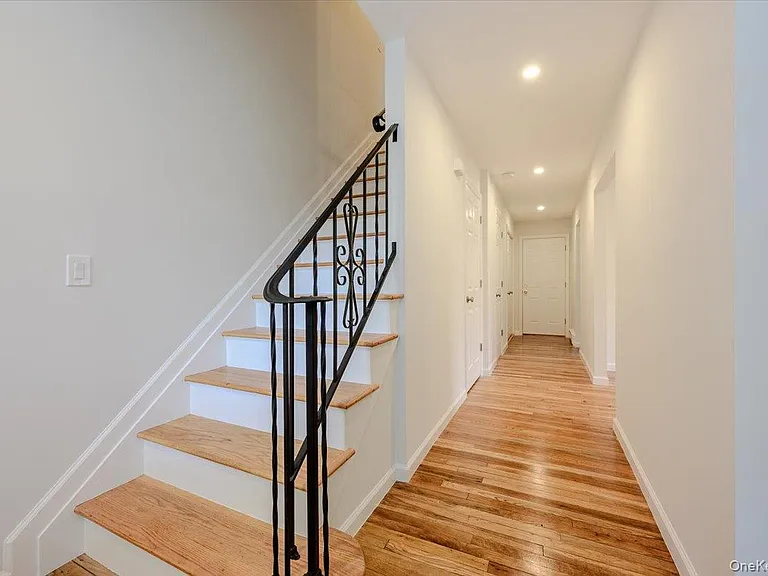 43 Evert St — Photo 4