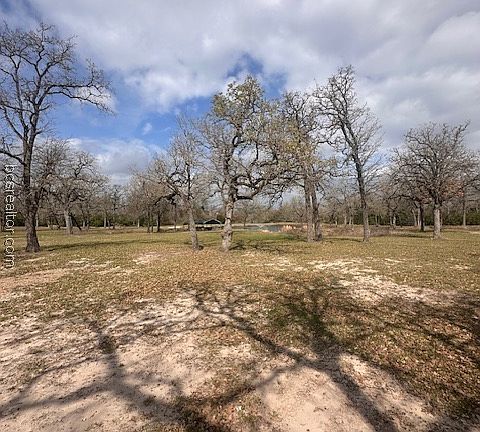 3rd image of 13734 Oak Dr