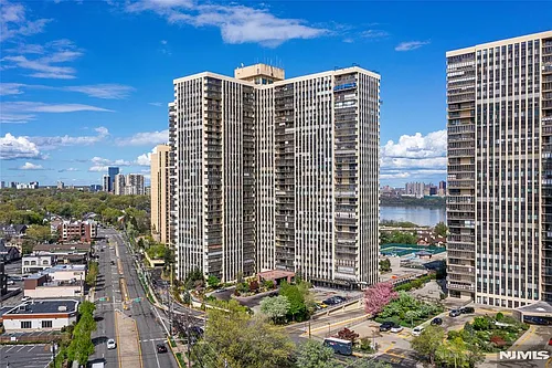 300 Winston Dr Photo 1