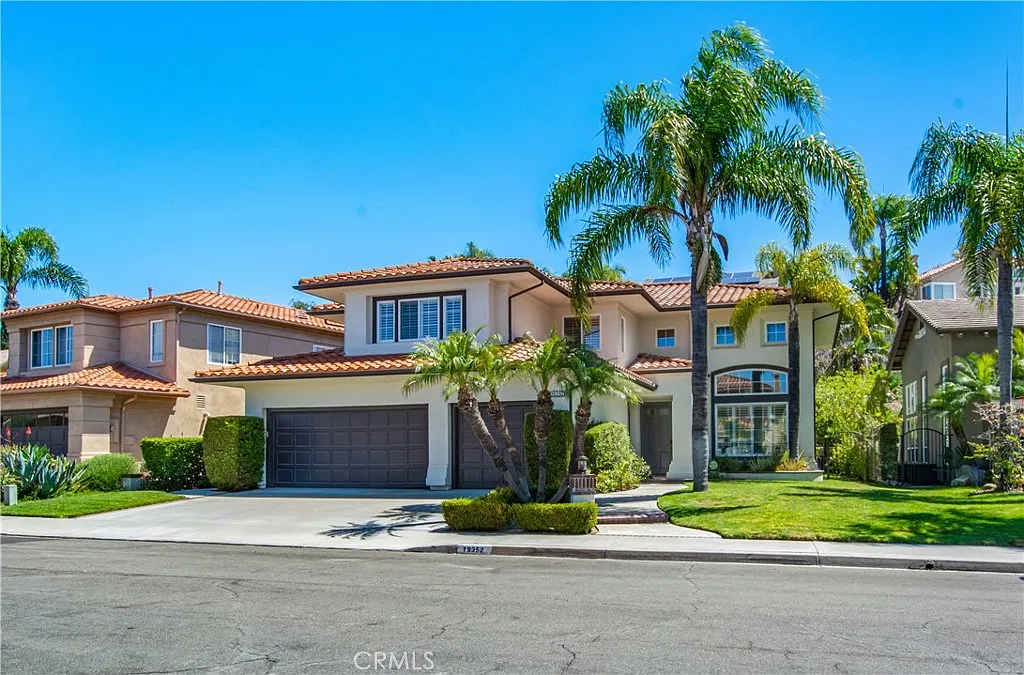5 bed, 3246 sqft, $8,500 — Photo 1