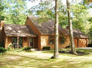 5042 N Fox Rd, Sanford, MI 48657