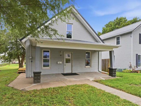 1812 New Hampshire St, Muscatine, IA 52761