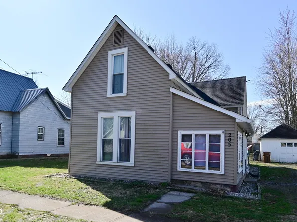 205 E Main St, New Market, IN 47965