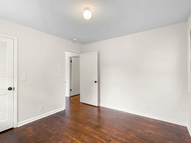 1036 Seymour Ave #B — Photo 23