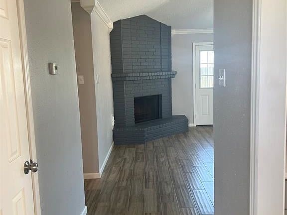 2nd image of 1726 Meadow Green Dr