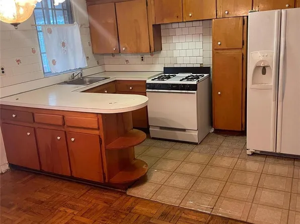 4810 Barnes Avenue, Bronx, NY 10470