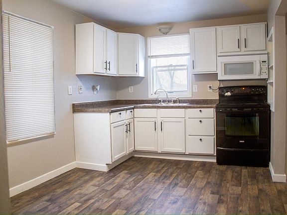 2nd image of 113 1st St SW