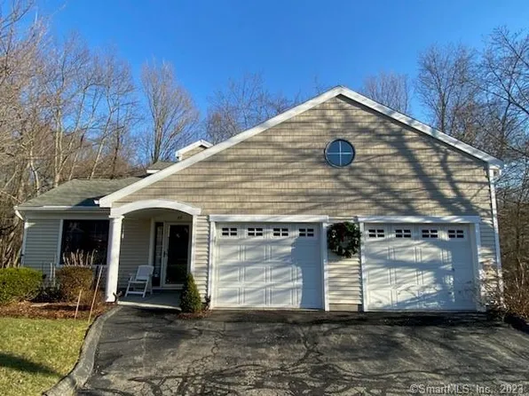 49 Red Cedar Circle #49, Orange, CT 06477