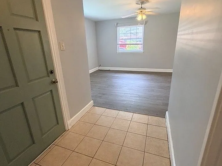 302 Bowles Ave — Photo 5