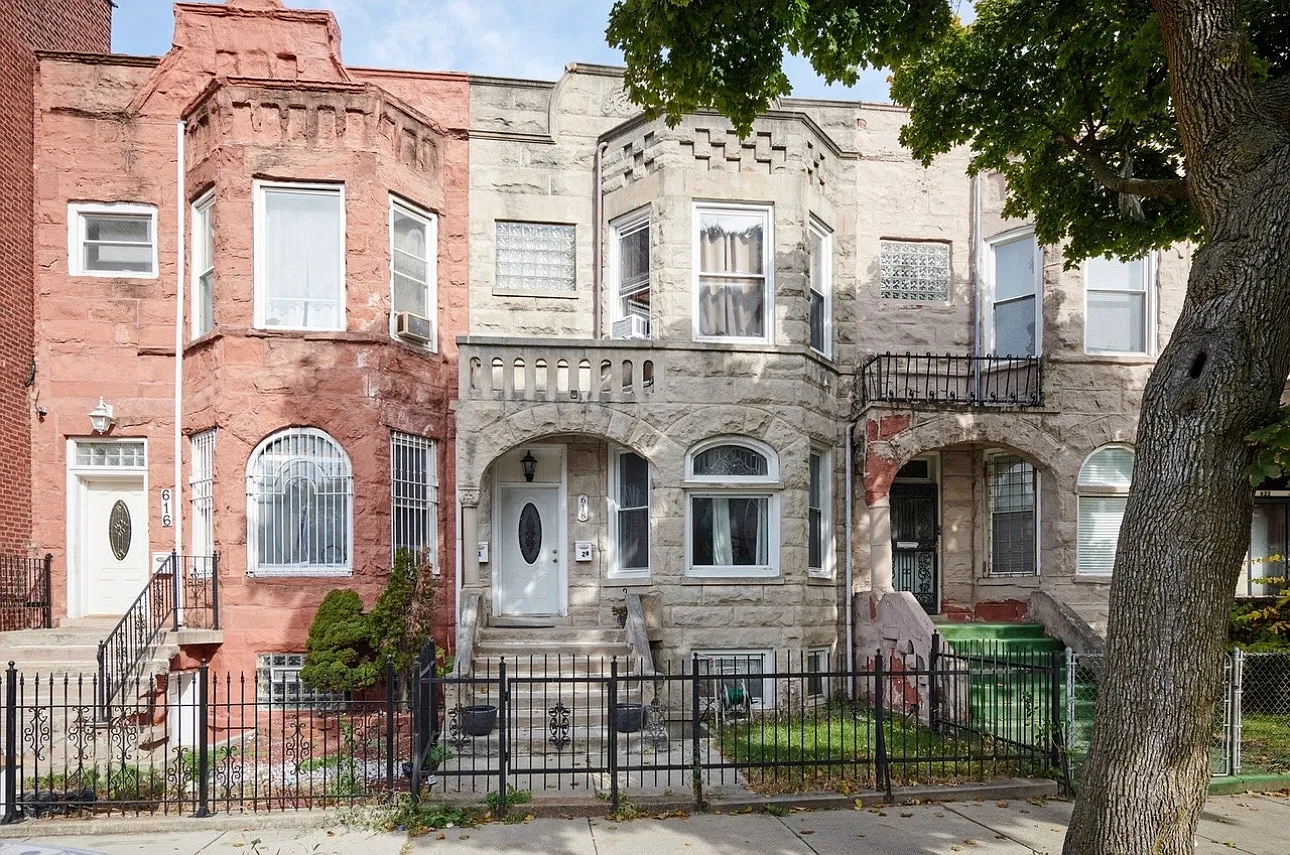 618 E 50th Pl — Photo 1