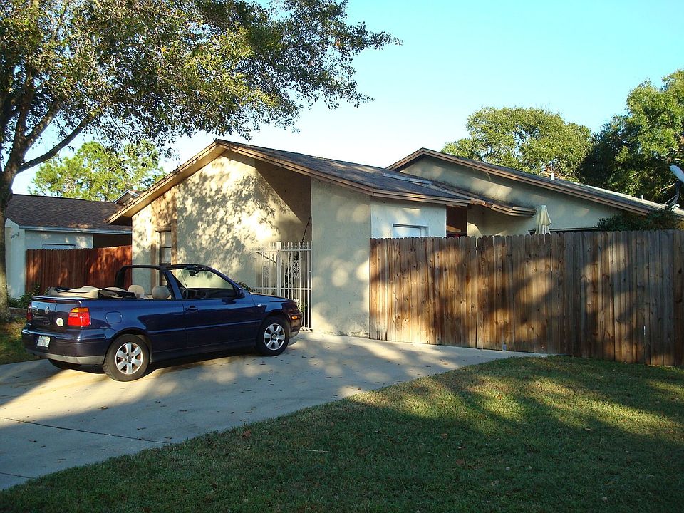 1st image of 10701 Crowngate Ln