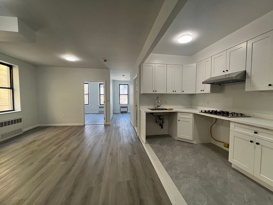 1st image of 1548 W 8th St #1R