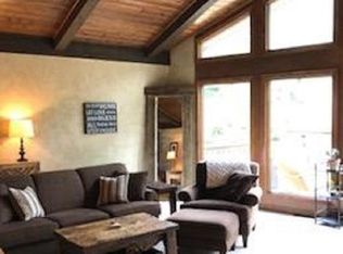 1008 S Washington Dr, Howards Grove, WI 53083