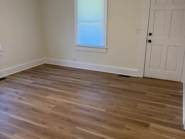 823 Bristol Dr — Photo 9