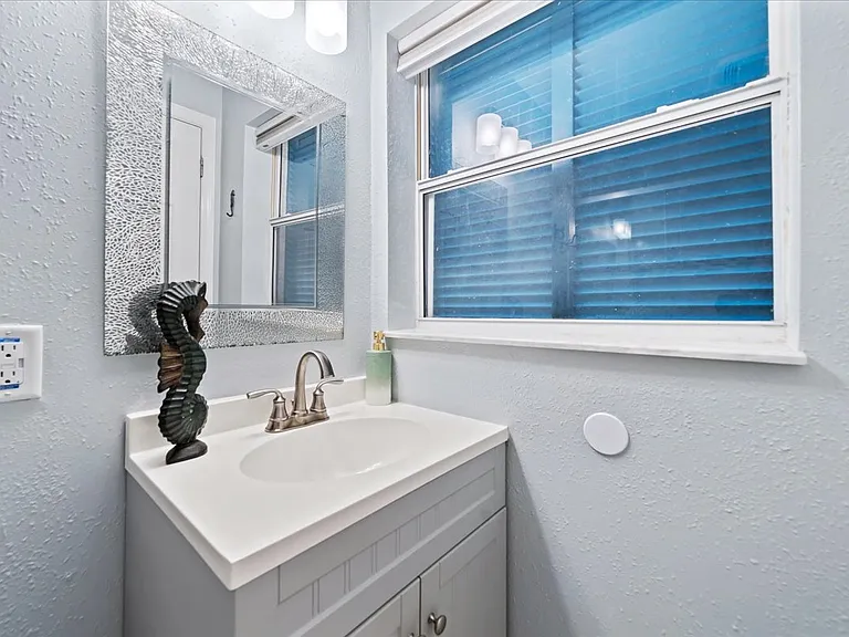 120 Flamingo Dr #1 — Photo 28