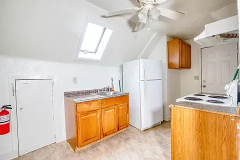 Building Photo - 779 William St #3