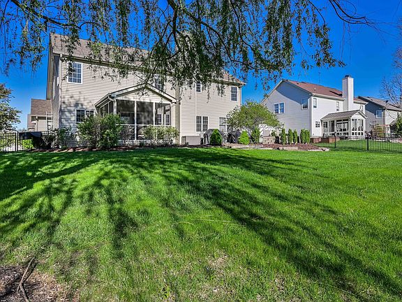 3rd image of 3607 Mossy Rock Dr