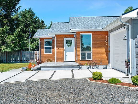 2nd image of 124 N Wynoochee Drive SW