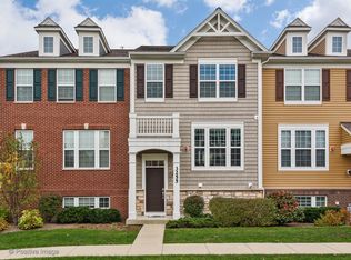 3255 Coral Ln, Glenview, IL