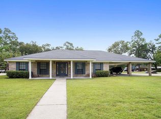 915 Arrowhead Dr, Saraland, AL 36571