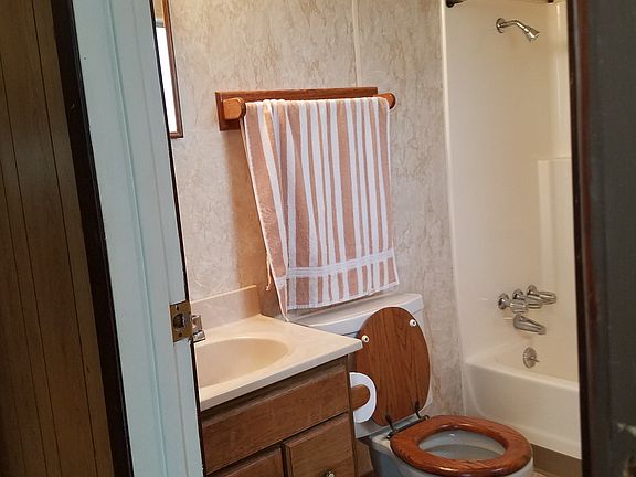 2nd Bathroom