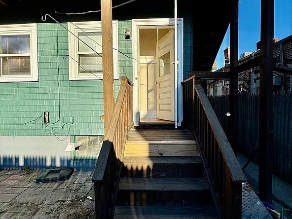 5th image of 19 Pierce St #19