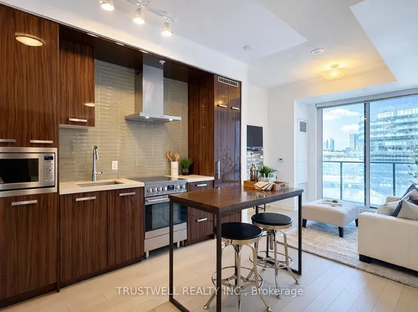 120 Bayview Ave #S715, Toronto, ON M5A 0G4