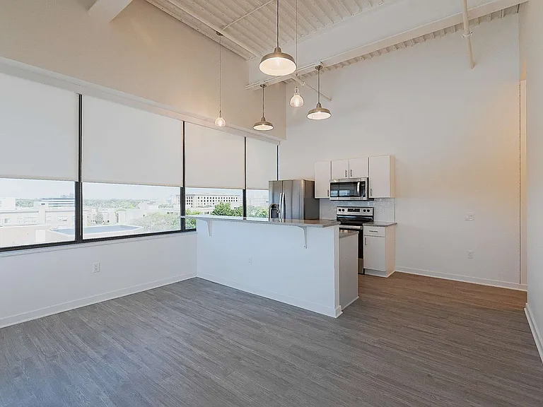 501 S Capitol Ave — Photo 22
