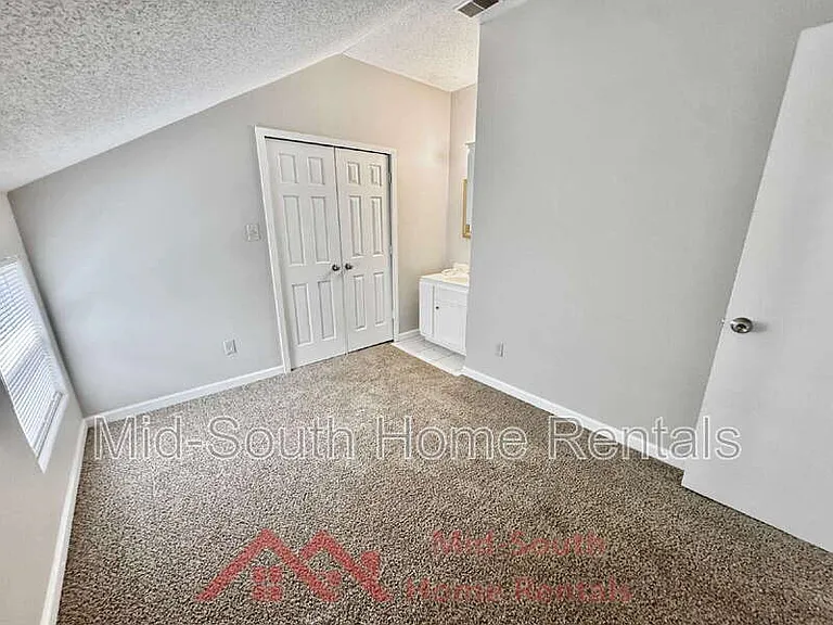 3569 Douglass Ave #3 — Photo 15