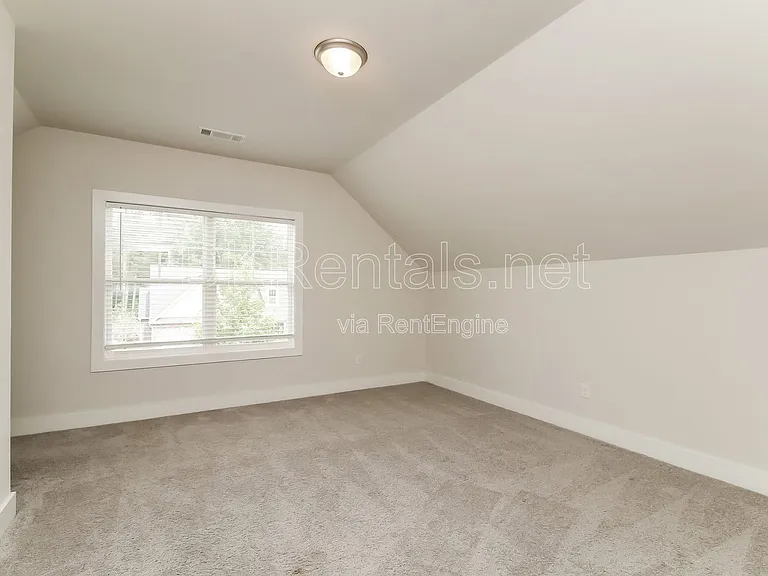 140 Stewart Glen Dr — Photo 16