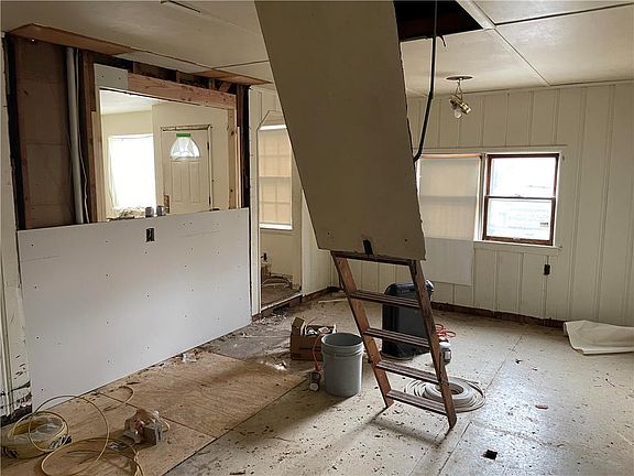4th image of 2216 Haskell Ave