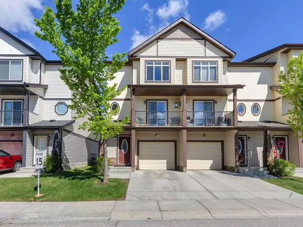 401 W Copperpond Lndg SE, Calgary, AB T2Z 1G6