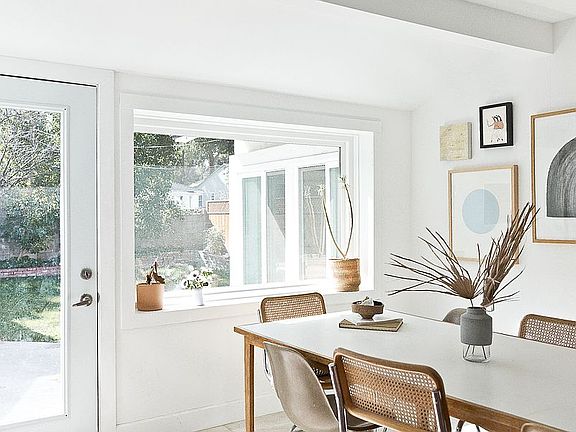 4th image of 21214 Providencia St