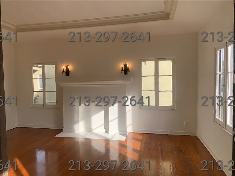 324 S Cochran Ave #8 — Photo 1