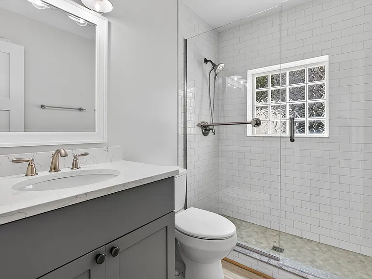 1766 Beach Ave — Photo 46