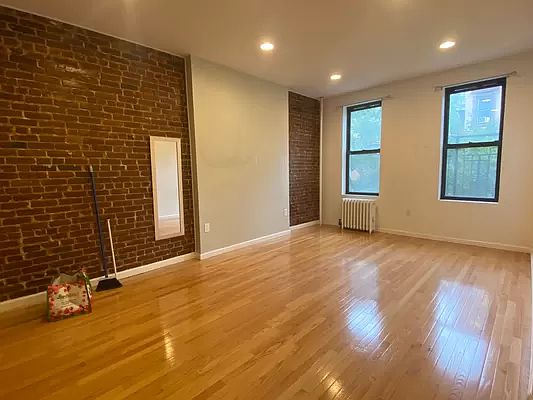 2nd image of 230 E 83rd St #3FW